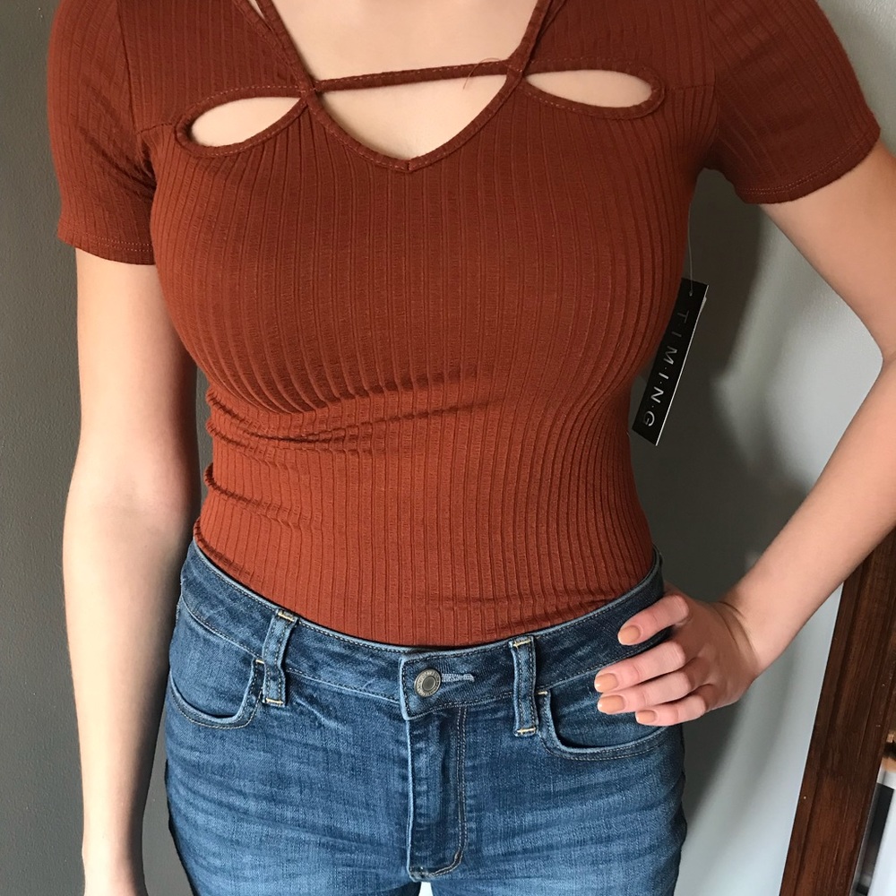 Cute crop top - Picture 2 of 2